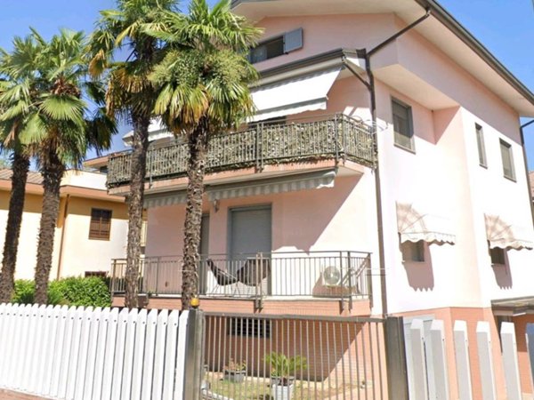 casa indipendente in vendita a Muggiò in zona Taccona