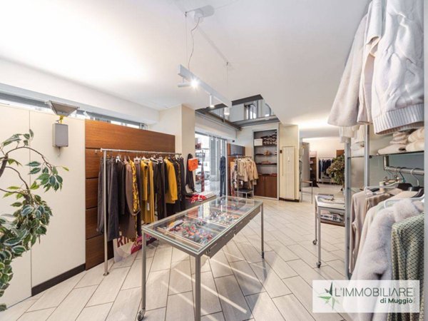 negozio in vendita a Muggiò