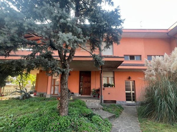 casa indipendente in vendita a Muggiò