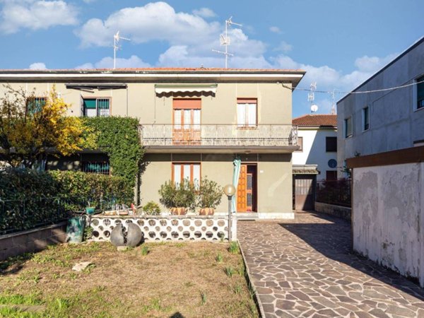 casa indipendente in vendita a Muggiò