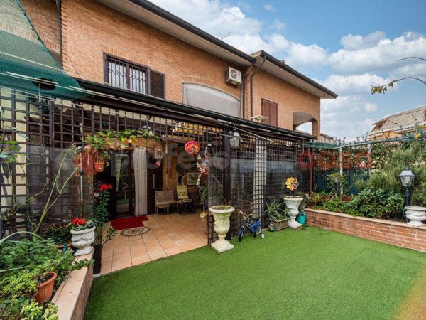 casa indipendente in vendita a Muggiò