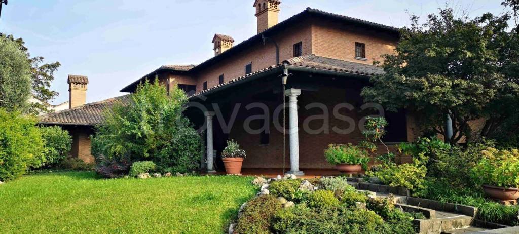 casa indipendente in vendita a Muggiò