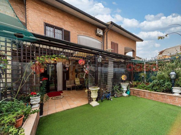 casa indipendente in vendita a Muggiò