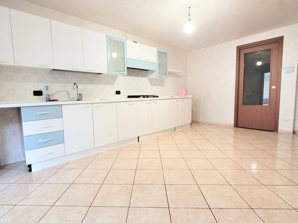 casa indipendente in vendita a Muggiò in zona Taccona