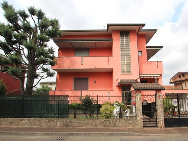 casa indipendente in vendita a Muggiò in zona Taccona