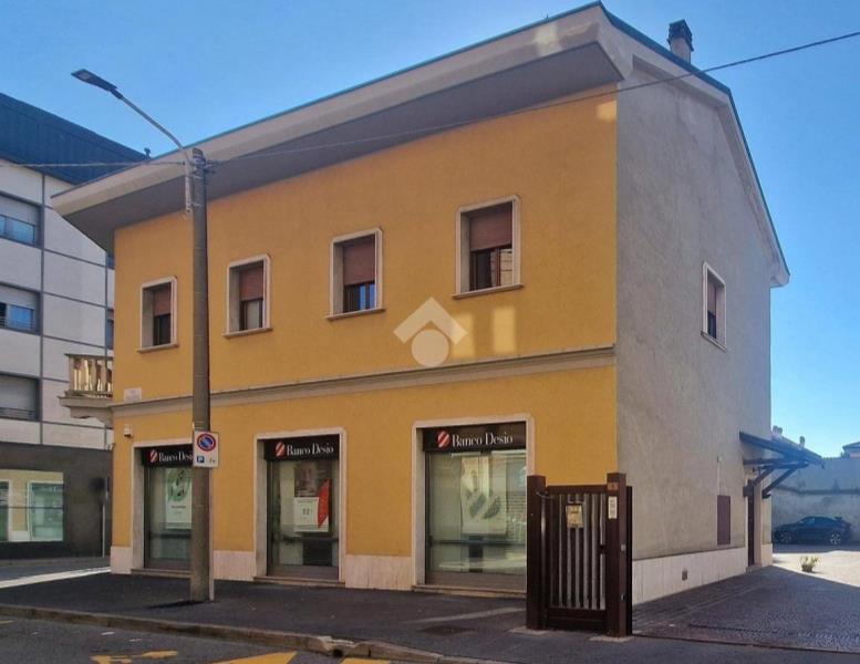 locale commerciale in vendita a Muggiò