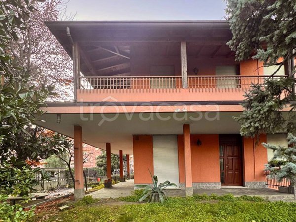casa indipendente in vendita a Muggiò