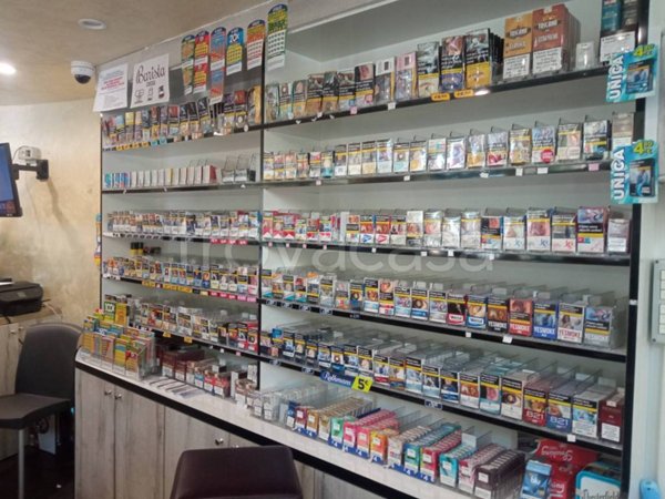 negozio in vendita a Muggiò