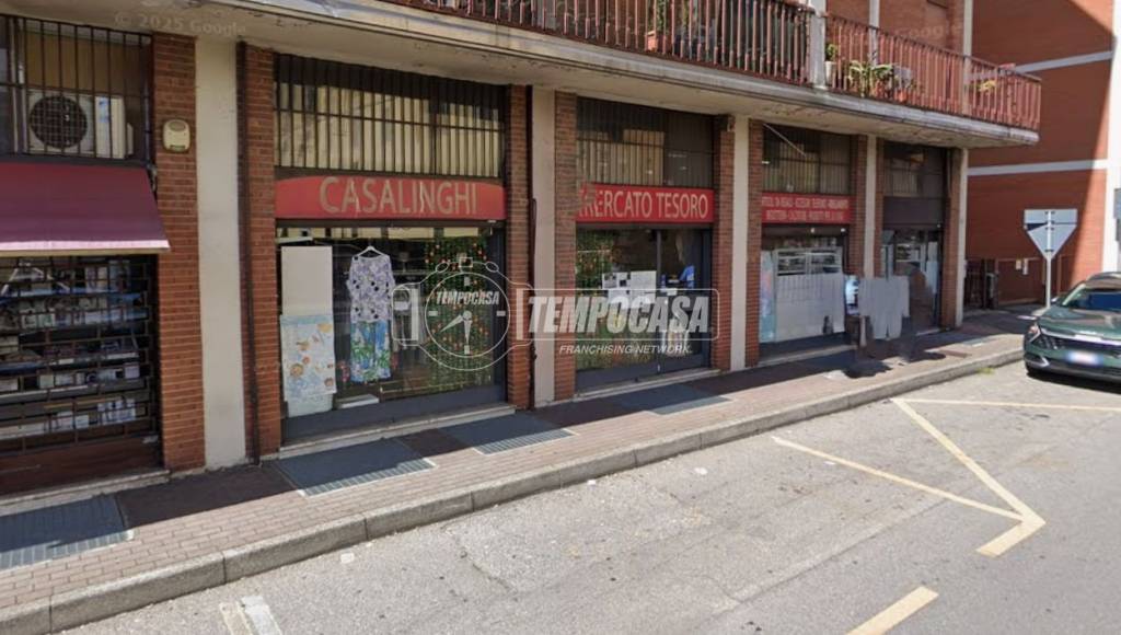 negozio in vendita a Muggiò in zona Taccona
