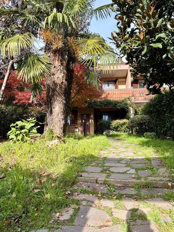 casa indipendente in vendita a Muggiò