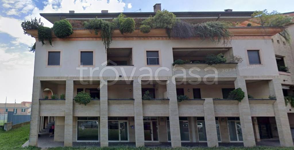 negozio in vendita a Muggiò