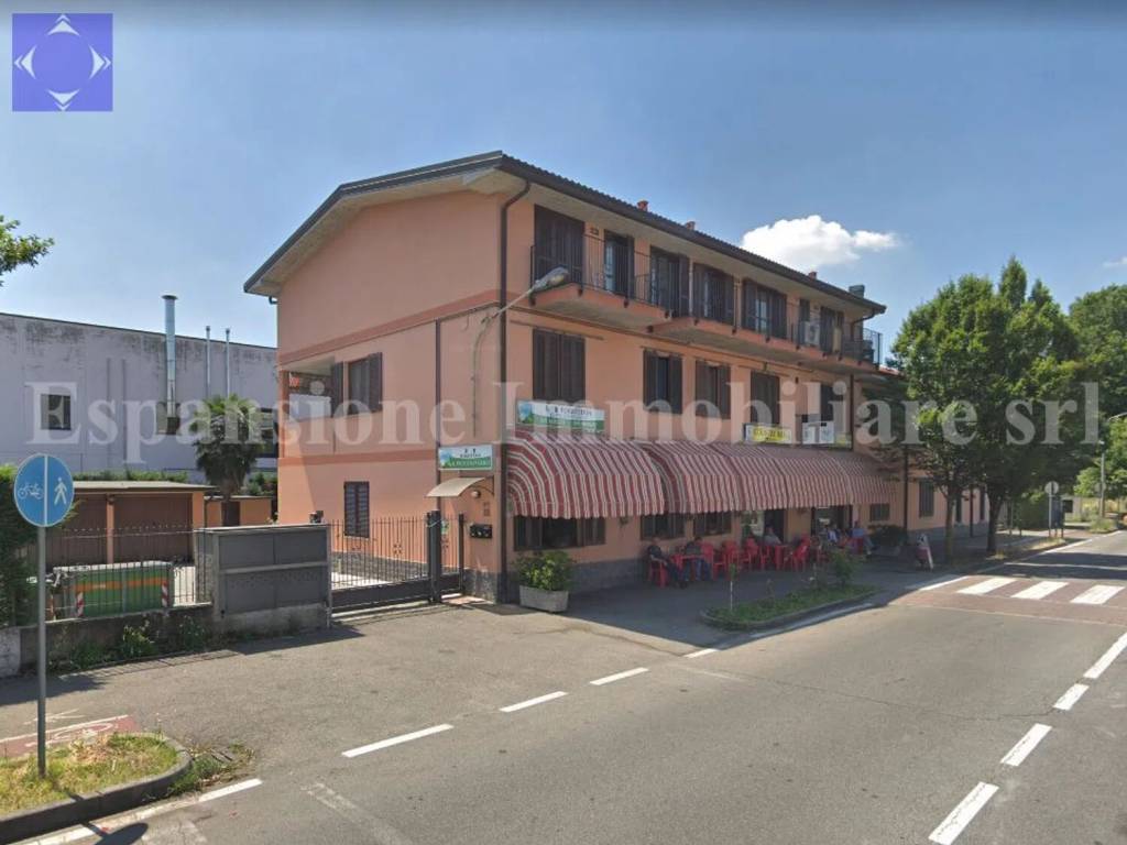 intera palazzina in vendita a Muggiò in zona Taccona