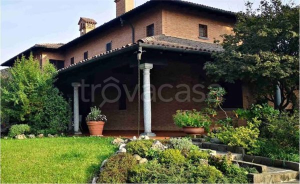 casa indipendente in vendita a Muggiò