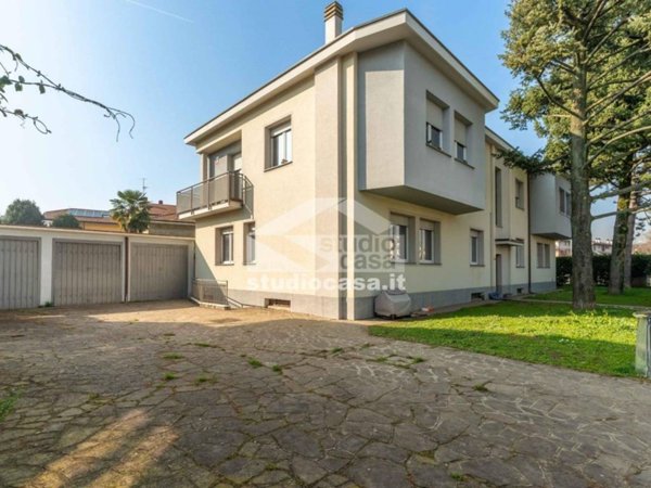 casa indipendente in vendita a Muggiò