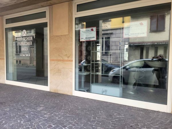 negozio in vendita a Muggiò