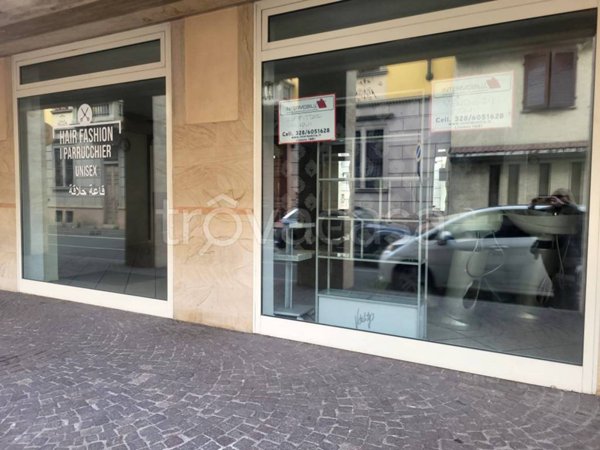 negozio in vendita a Muggiò