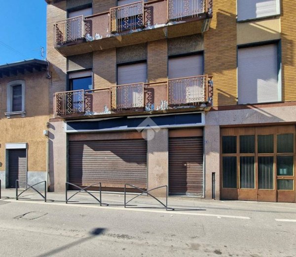 negozio in vendita a Muggiò