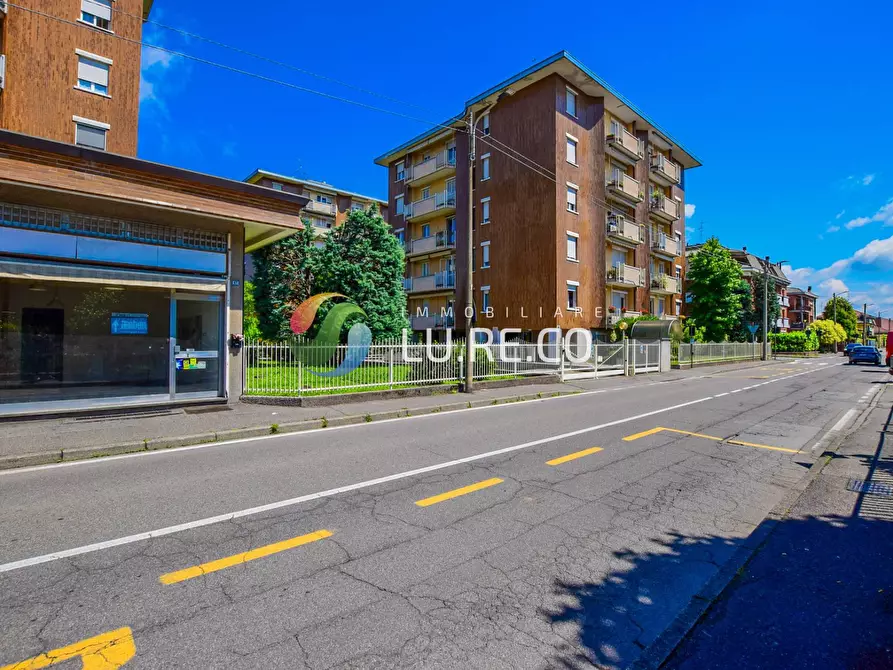 locale commerciale in vendita a Muggiò