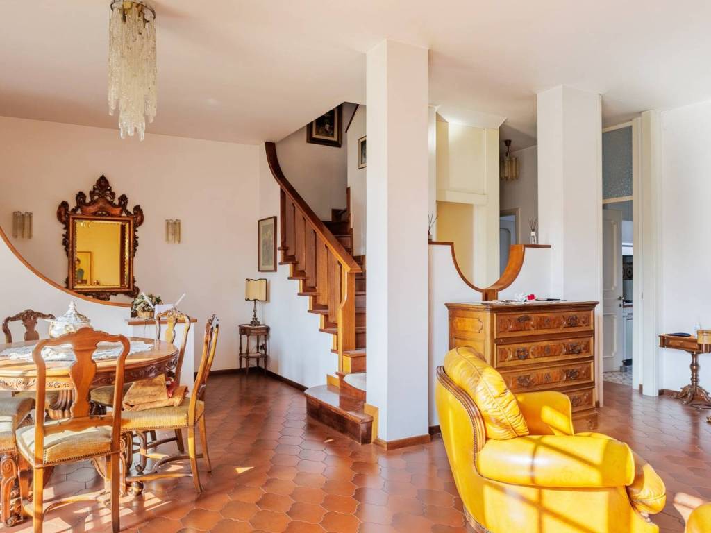 casa indipendente in vendita a Muggiò