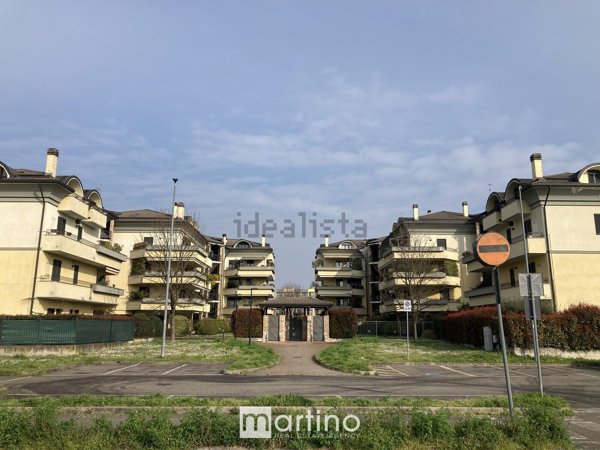 locale di sgombero in vendita a Muggiò