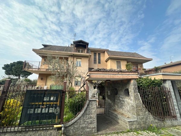 casa indipendente in vendita a Muggiò in zona Taccona