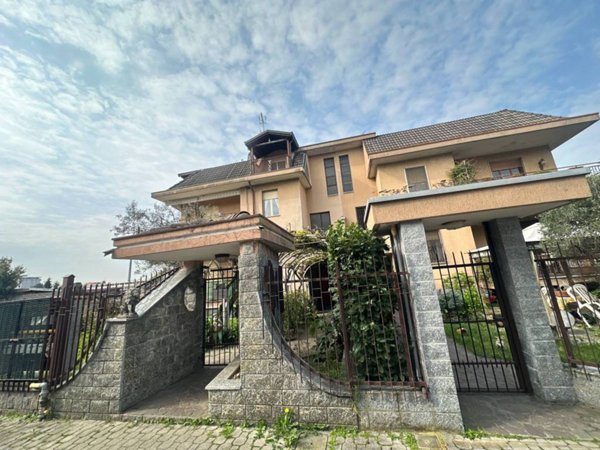 casa indipendente in vendita a Muggiò in zona Taccona
