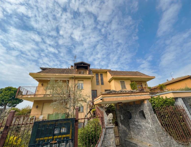 casa indipendente in vendita a Muggiò in zona Taccona