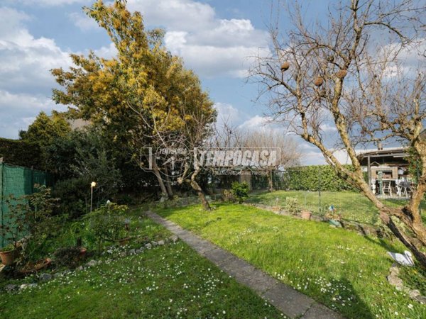 casa indipendente in vendita a Muggiò