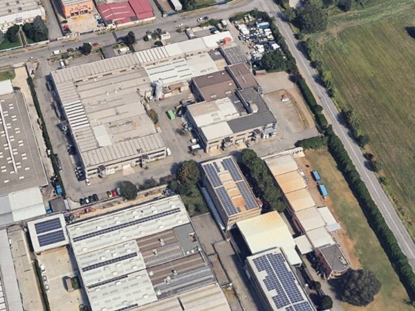 negozio in vendita a Muggiò in zona Taccona