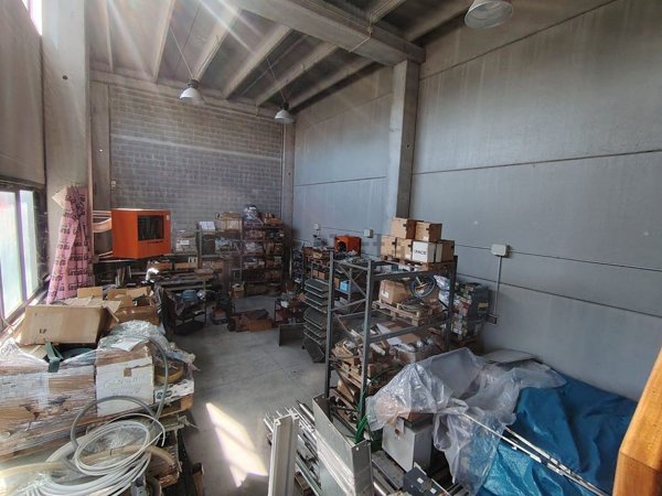 ufficio in vendita a Muggiò in zona Taccona