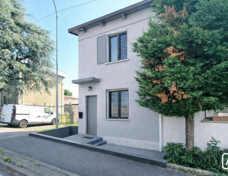 casa indipendente in vendita a Muggiò in zona Taccona