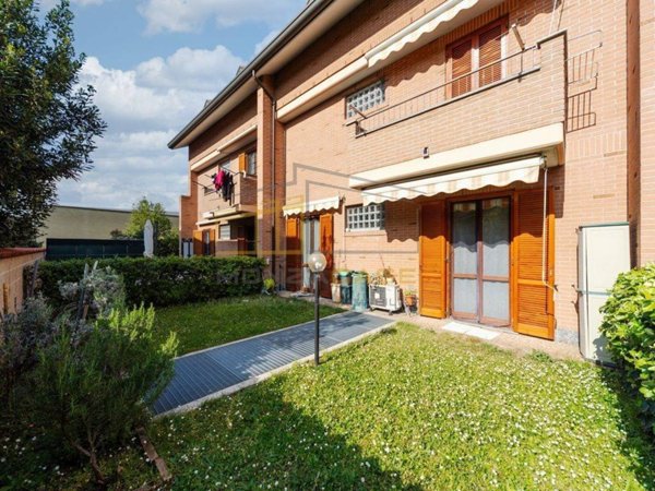 casa indipendente in vendita a Muggiò