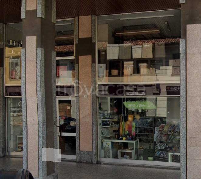 negozio in vendita a Muggiò
