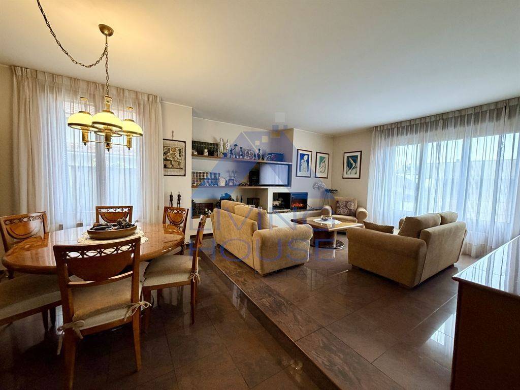 casa indipendente in vendita a Muggiò