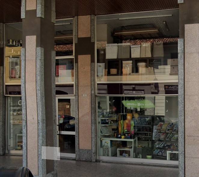 negozio in vendita a Muggiò