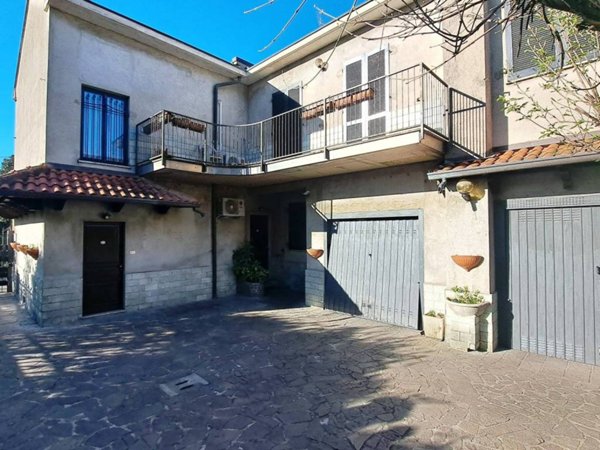 casa indipendente in vendita a Muggiò