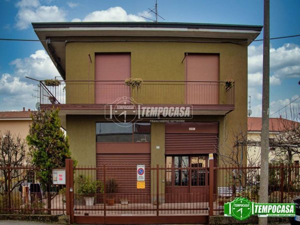 casa indipendente in vendita a Muggiò