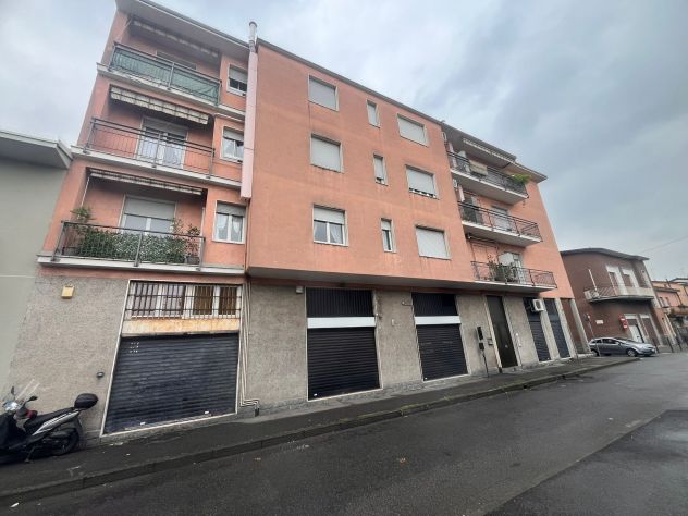 negozio in vendita a Muggiò