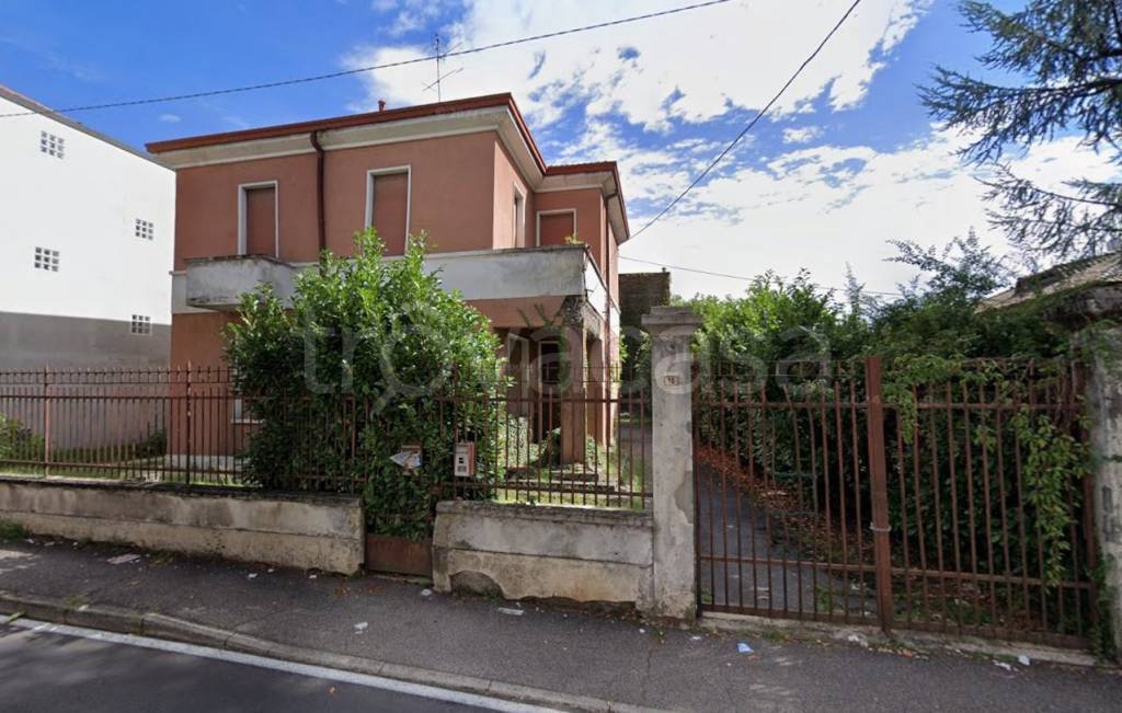 casa indipendente in vendita a Muggiò in zona Taccona
