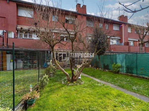 casa indipendente in vendita a Muggiò in zona Taccona