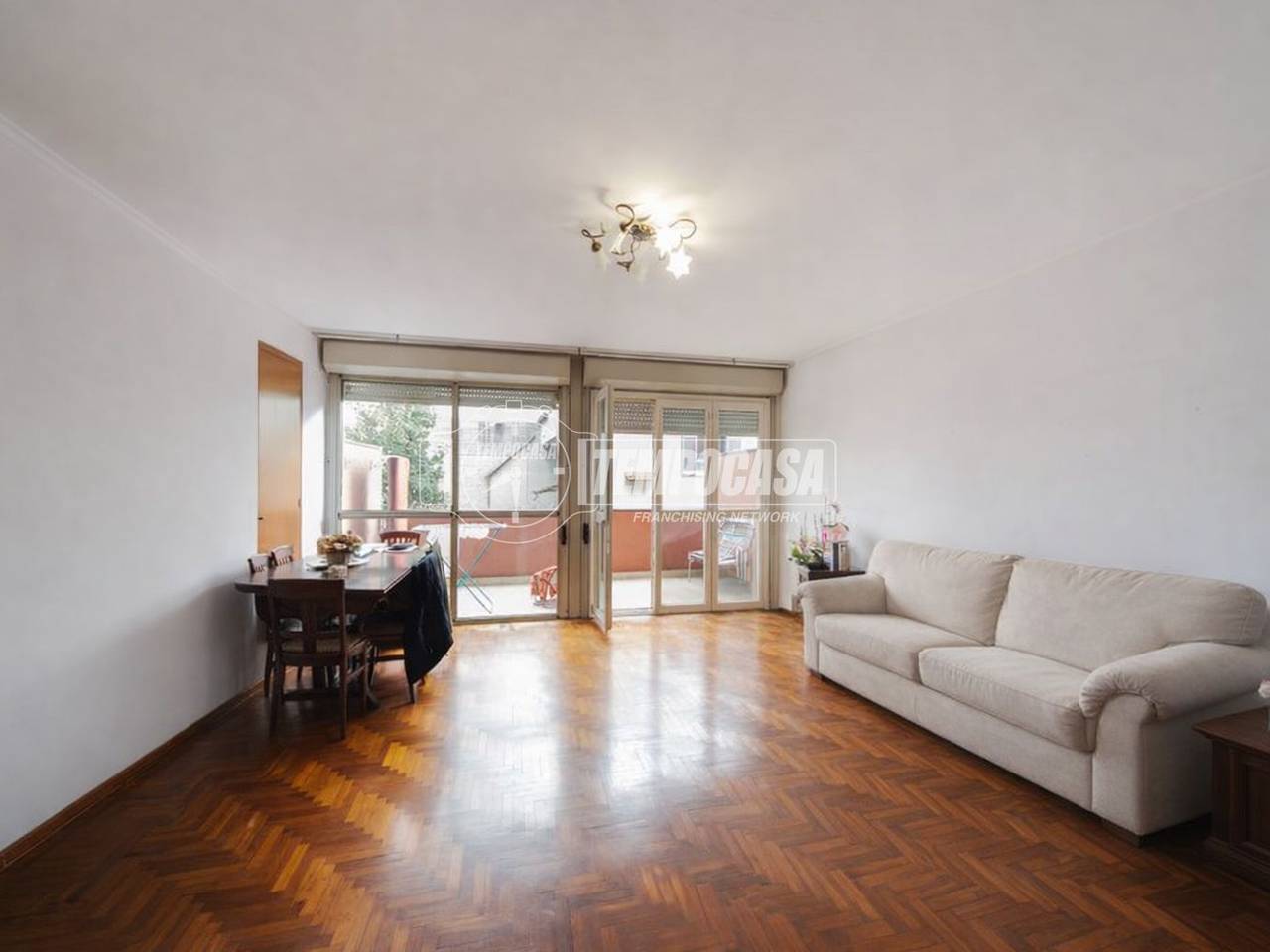 casa indipendente in vendita a Muggiò in zona Taccona