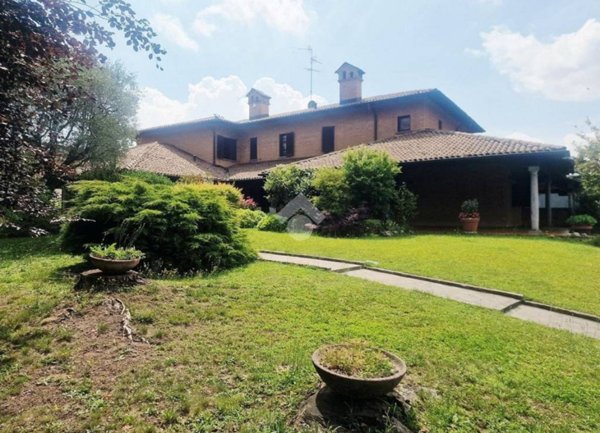 casa indipendente in vendita a Muggiò in zona Taccona