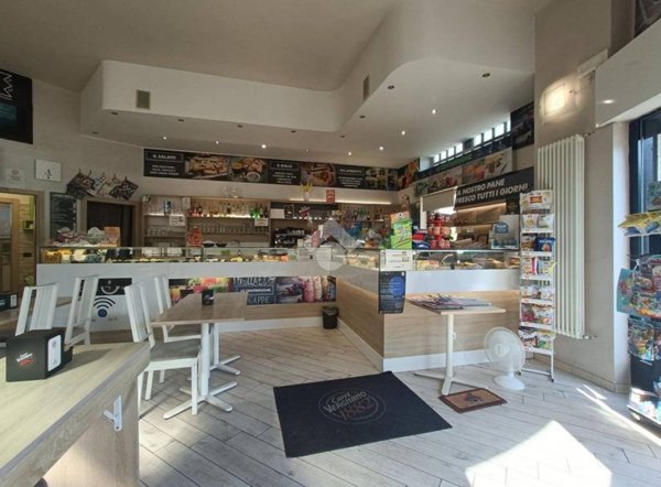 negozio in vendita a Muggiò