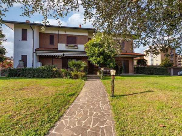 appartamento in vendita a Muggiò in zona Taccona