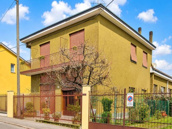 casa indipendente in vendita a Muggiò
