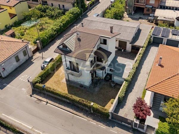 casa indipendente in vendita a Muggiò in zona Taccona