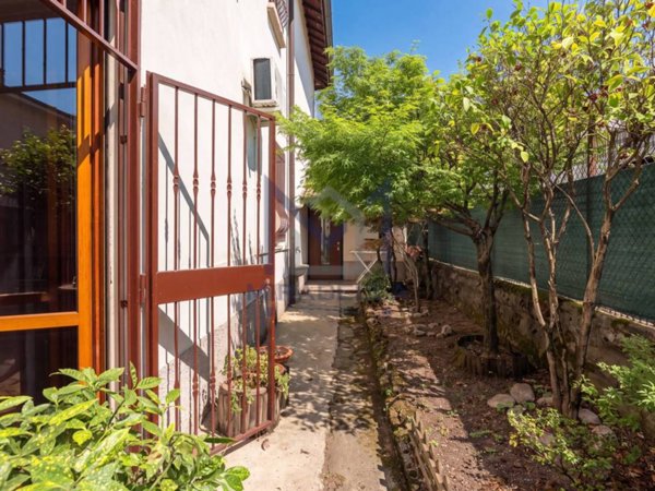 casa indipendente in vendita a Muggiò in zona Taccona