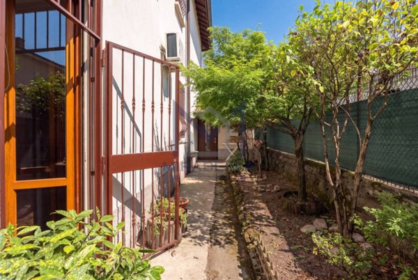 casa indipendente in vendita a Muggiò in zona Taccona