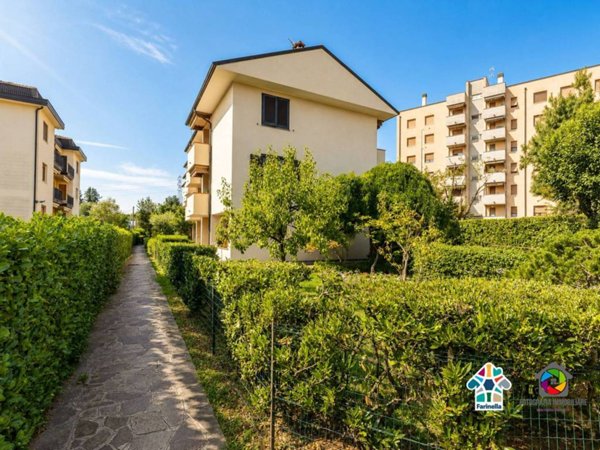 casa indipendente in vendita a Muggiò in zona Taccona