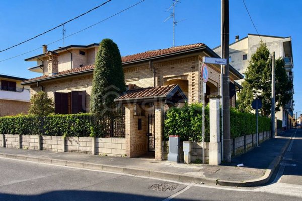 casa indipendente in vendita a Muggiò